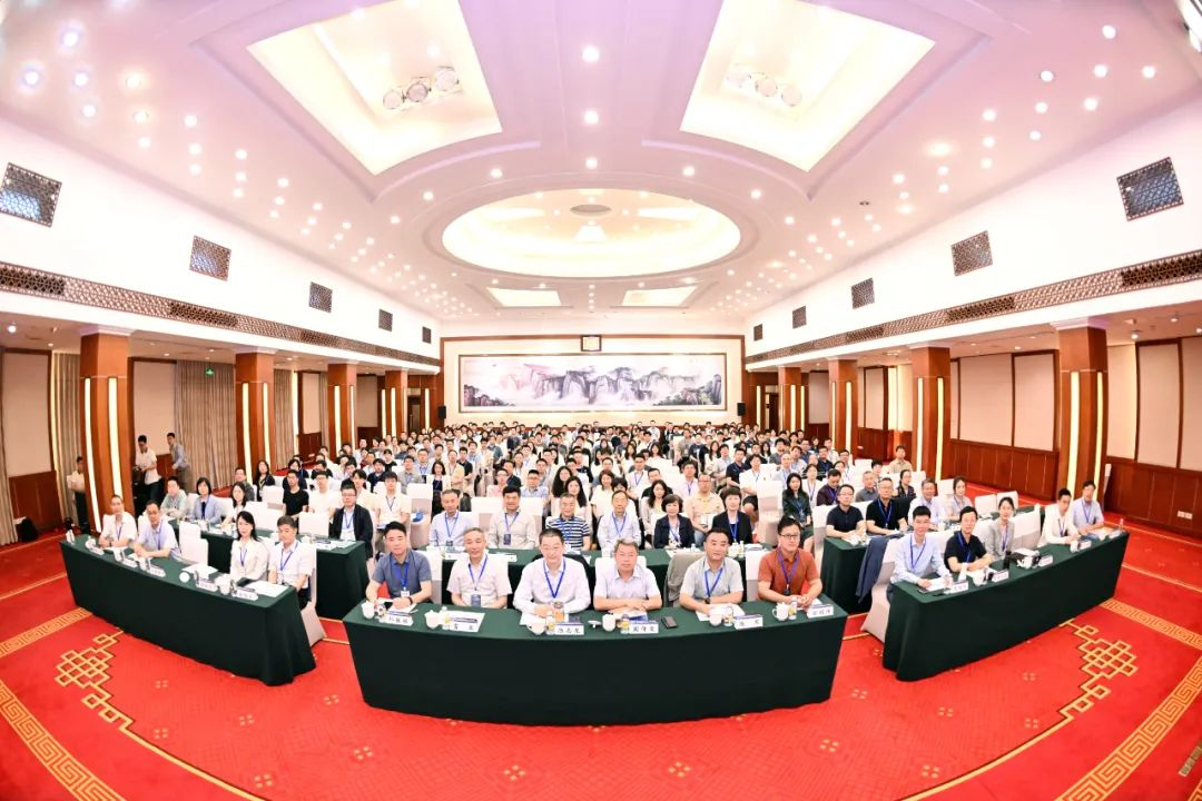 第一届全国新能源与交通人工环境学术会议暨第四届全国地下空间热湿环境与安全学术研讨会在成都圆满召开